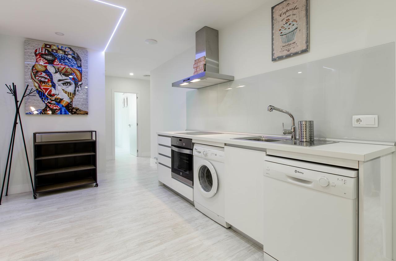 Bookinmadrid Com - Cascorro Sq 18 Pax Apartment Екстериор снимка