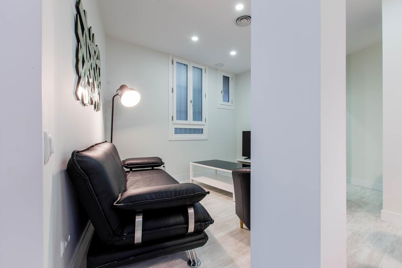 Bookinmadrid Com - Cascorro Sq 18 Pax Apartment Екстериор снимка