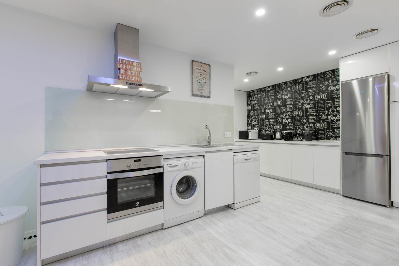 Bookinmadrid Com - Cascorro Sq 18 Pax Apartment Екстериор снимка